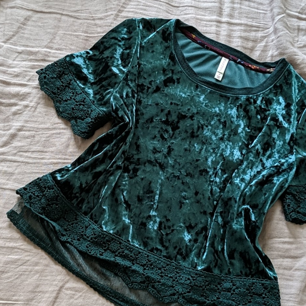 Last Call • Velvet Cropped Shirt